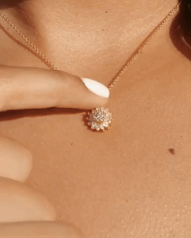 🌻 Encantador collar girasol giratorio - Diseño exclusivo en acero y cobre, caja de lujo. - Oferta 50% DCTO🏷️ 💥
