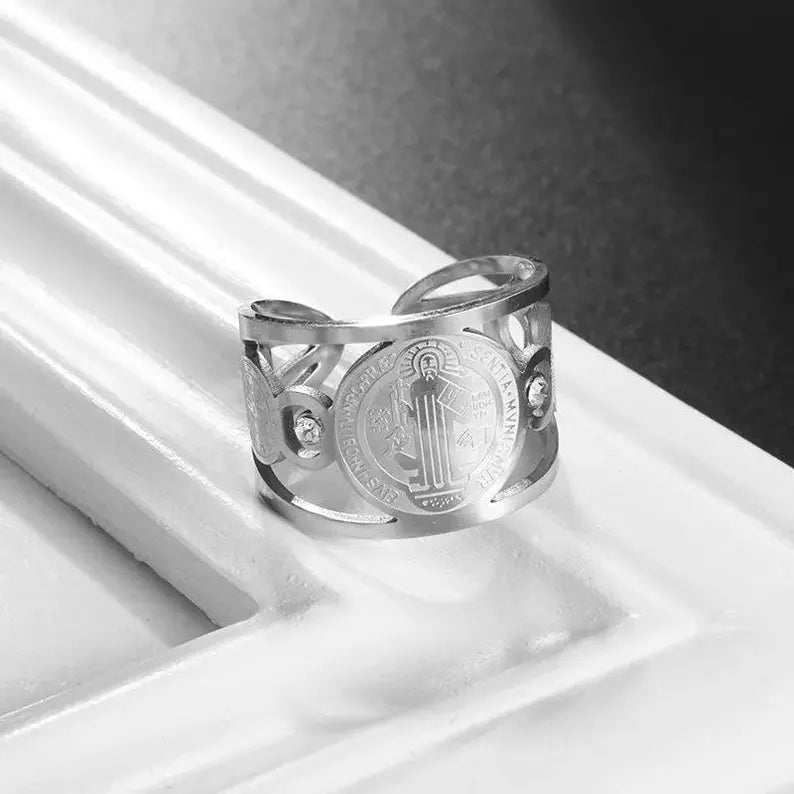 💍 Anillo ajustable San Benito - Símbolo de protección y guia espiritual, incluye caja de regalo - Oferta 2x1 🏷️💥